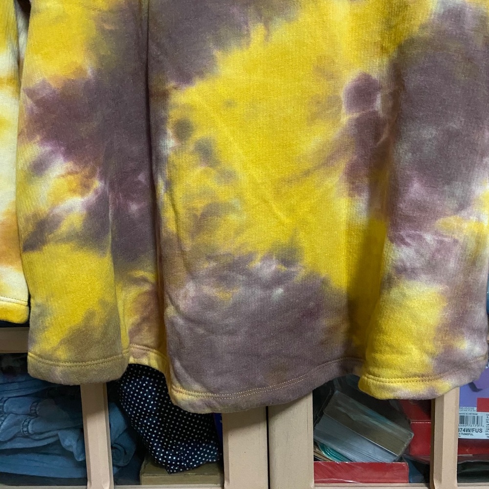 LOGO Lounge Cozy V neck Tie Dyed Sweatshirt - Picture 3 of 11